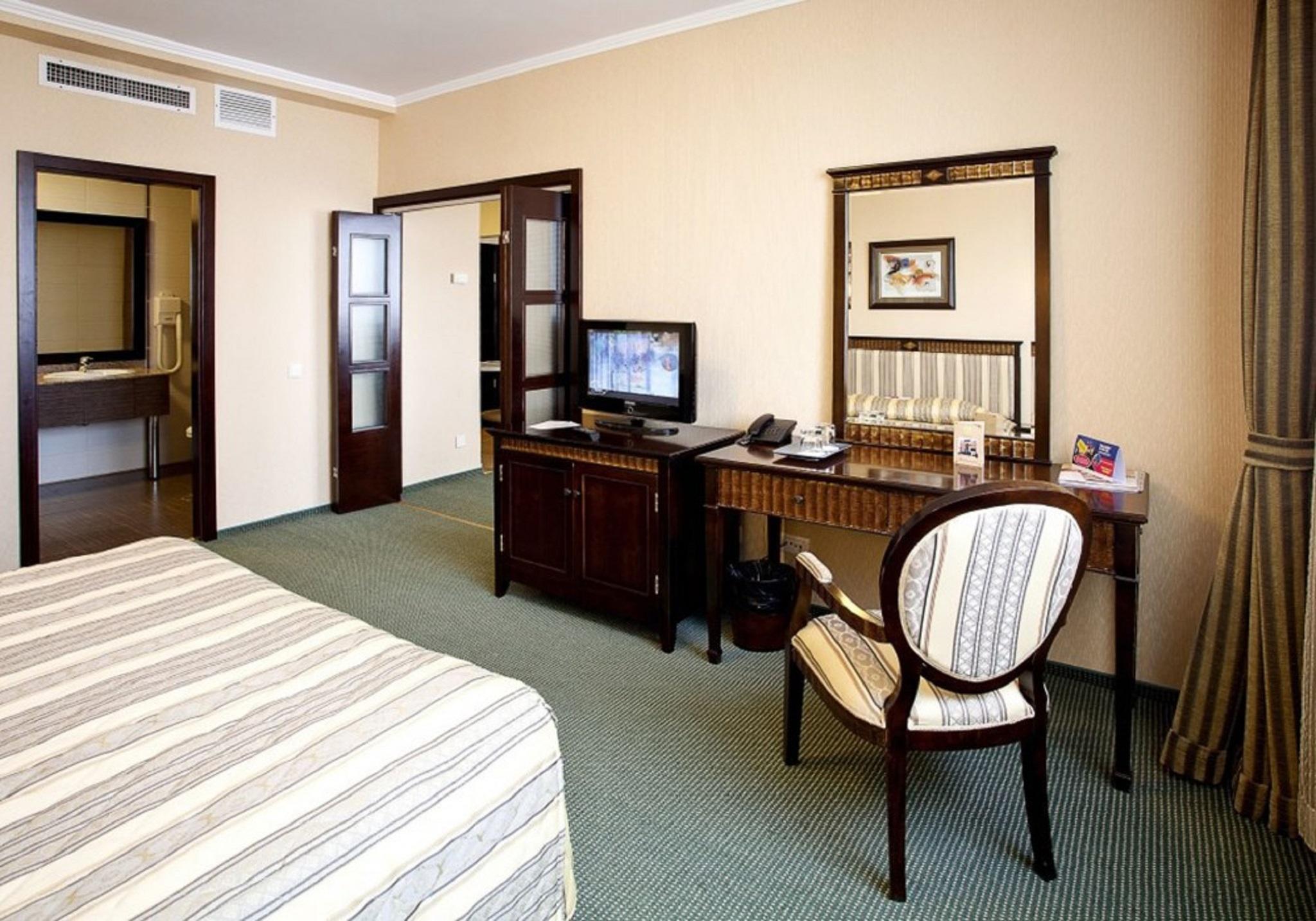 Hotel Tecadra Pipera Ngoại thất bức ảnh