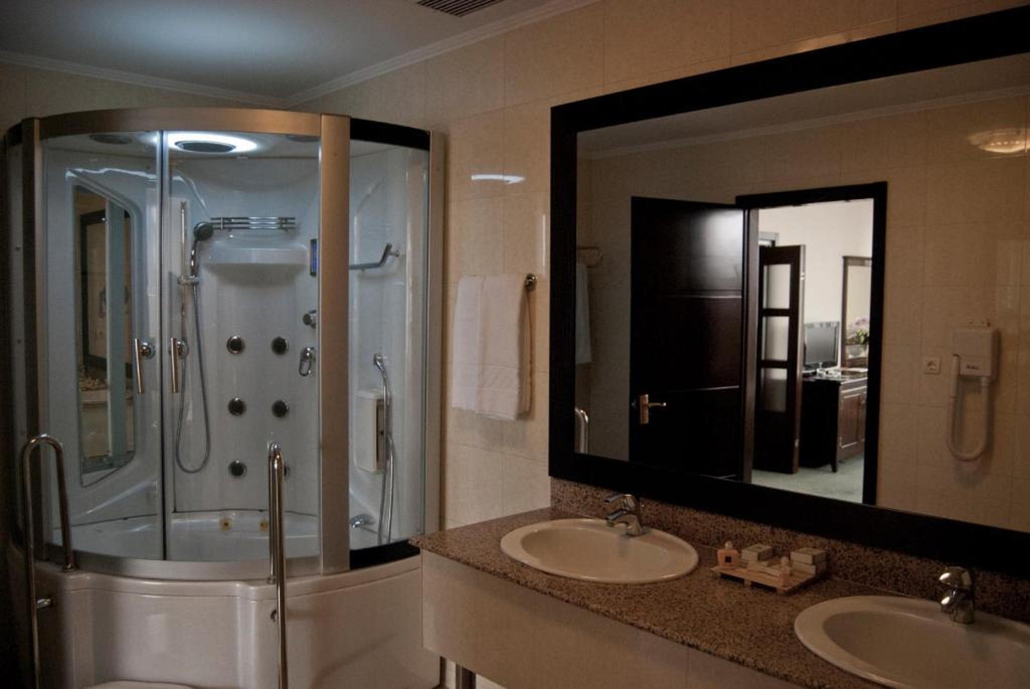 Hotel Tecadra Pipera Ngoại thất bức ảnh