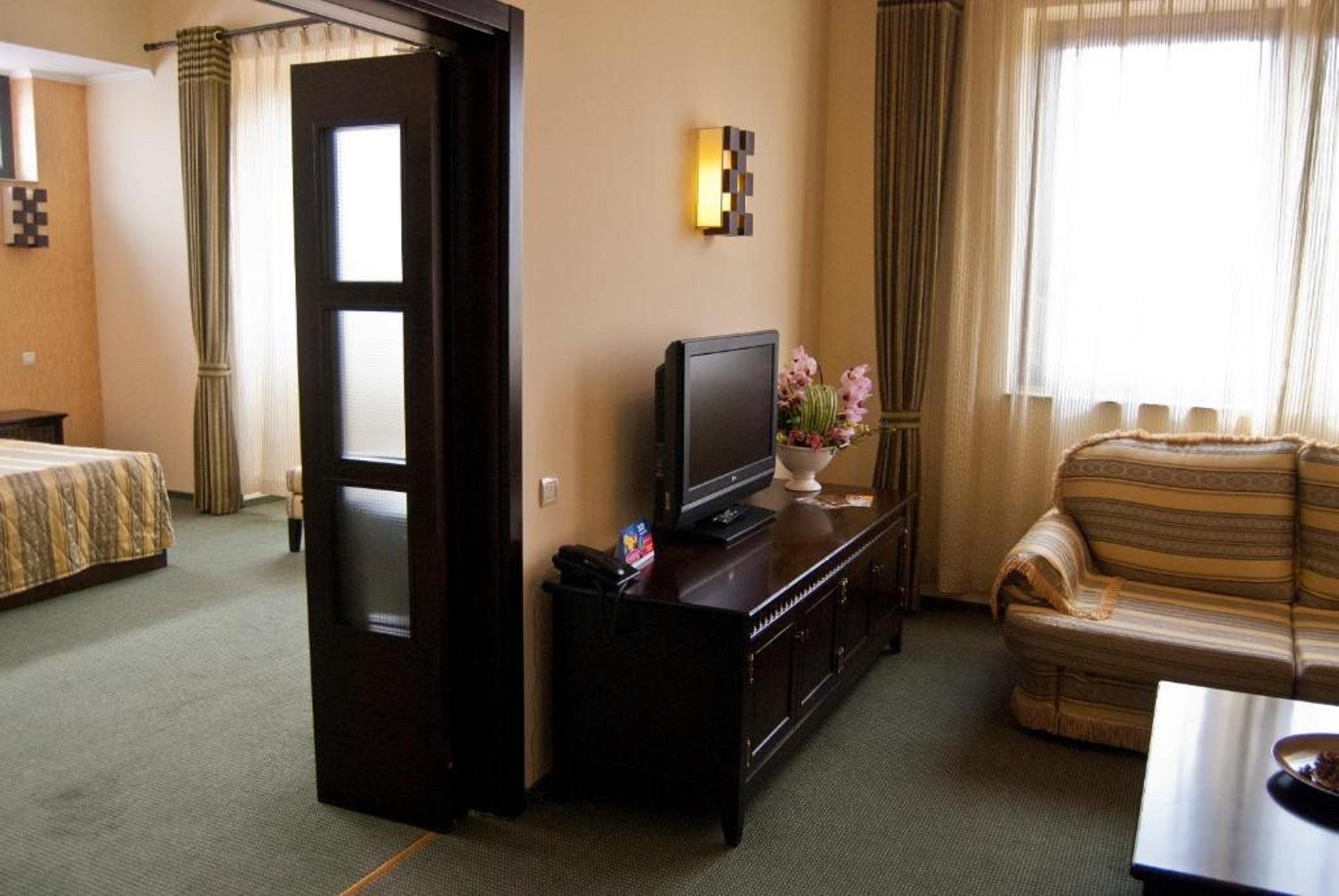 Hotel Tecadra Pipera Ngoại thất bức ảnh