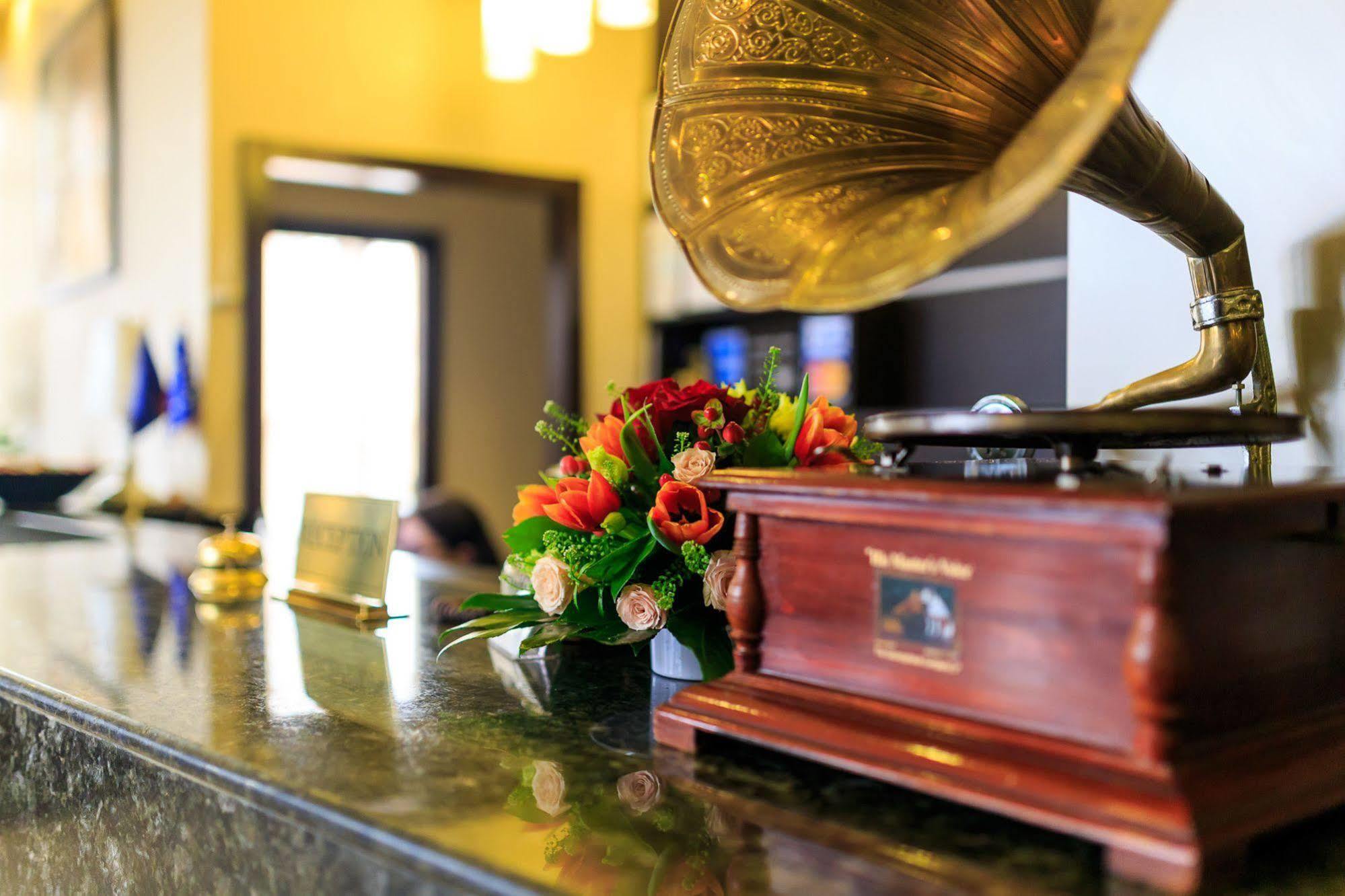 Hotel Tecadra Pipera Ngoại thất bức ảnh