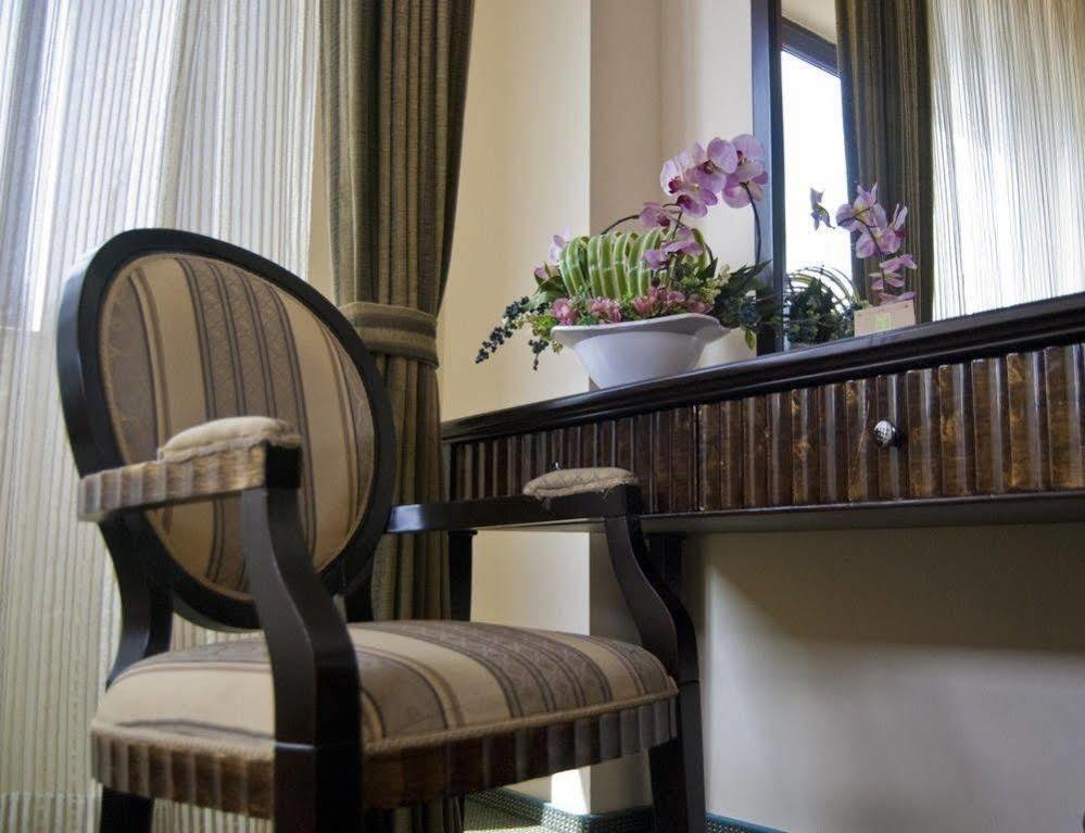 Hotel Tecadra Pipera Ngoại thất bức ảnh